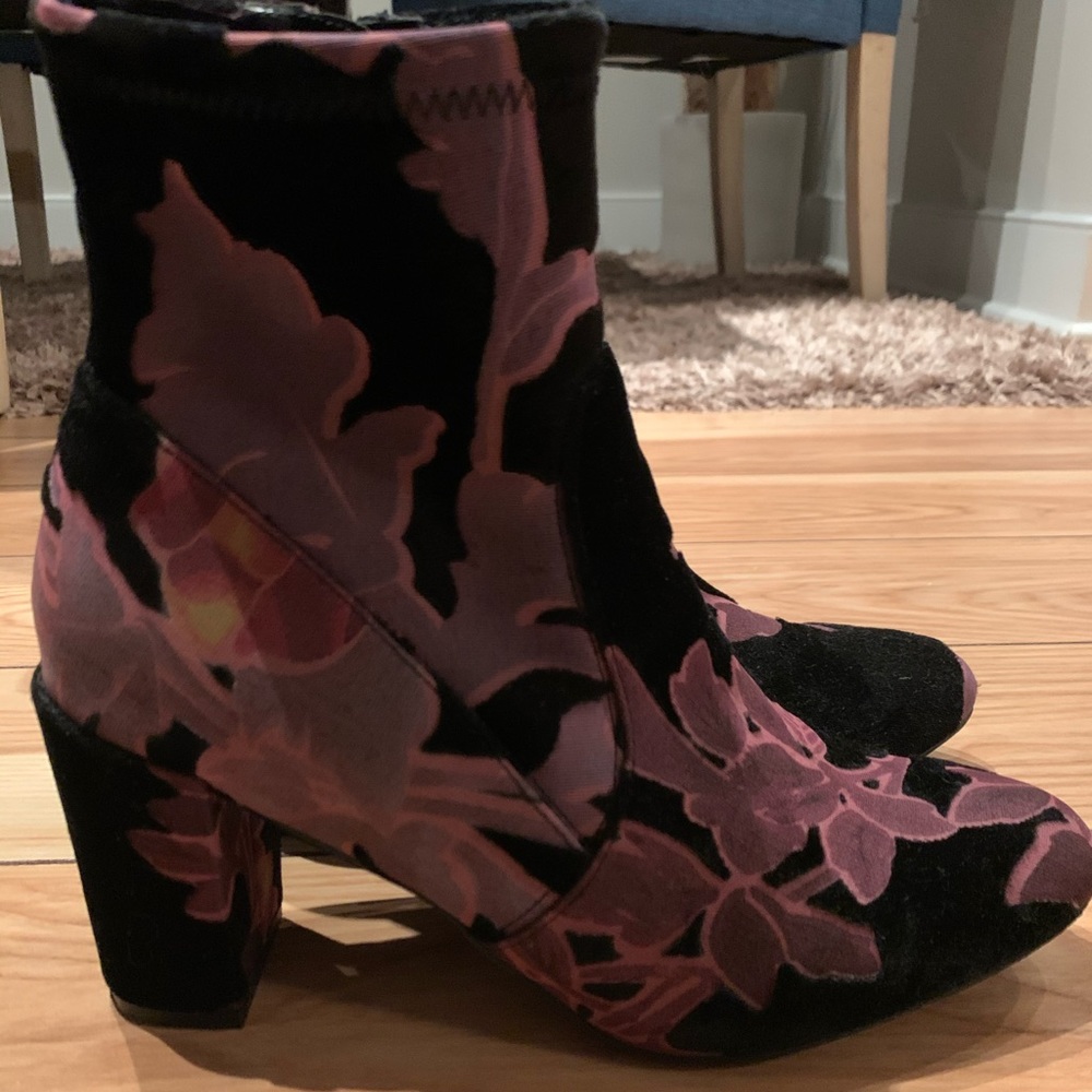Steve Madden floral velvet bootie
